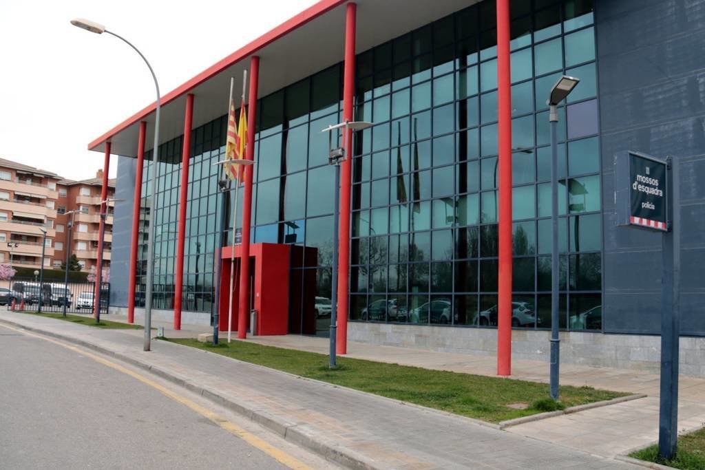 Salvador Miret
Pla general de l'exterior de la comissaria dels Mossos d'Esquadra de Lleida. Imatge del 6 de març del 2019. (Horitzontal)