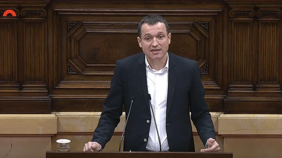 Òscar Ordeig en la intervenció en el Ple del Parlament ©Parlament