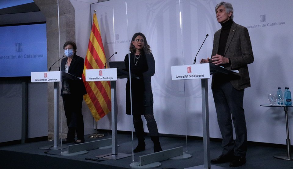 La secretària de Salut Pública, Carmen Cabezas, la portaveu del Govern, Patrícia Plaja, i el conseller de Salut, Josep Maria Argimon ©Govern