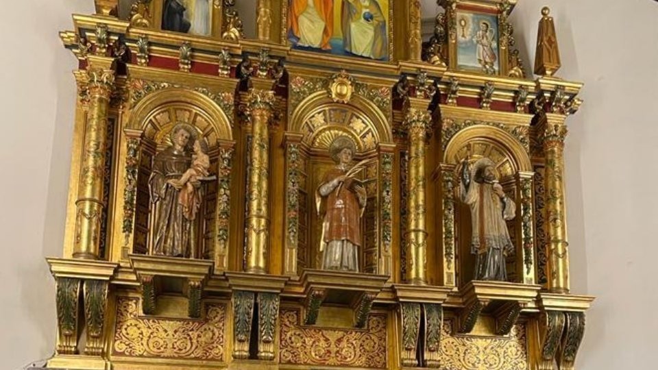 Restauració de l'altar major de Sant Antolí d'Aitona