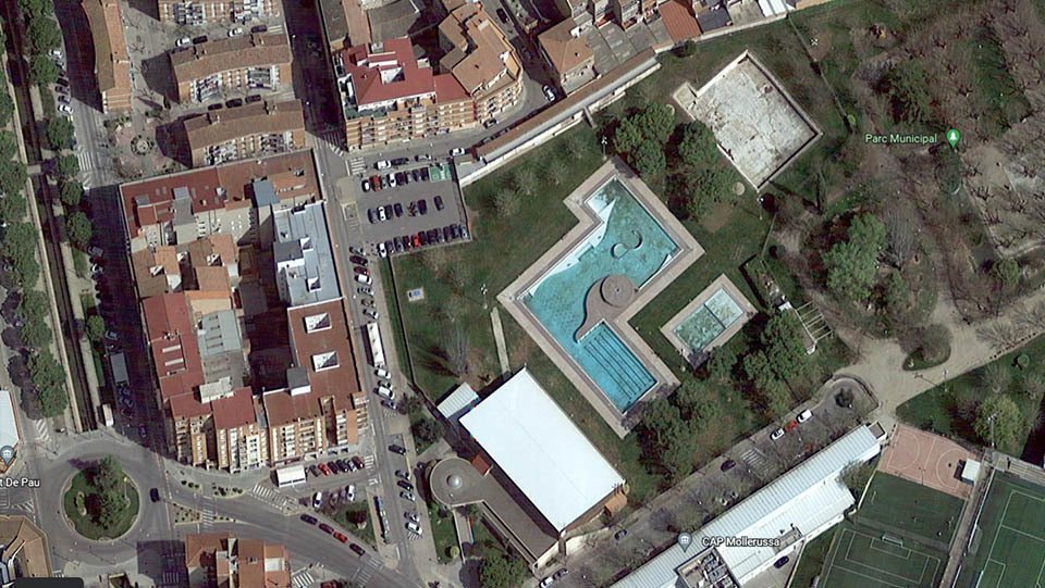 Piscines municipals de Mollerussa, imatge de la piscina en desús