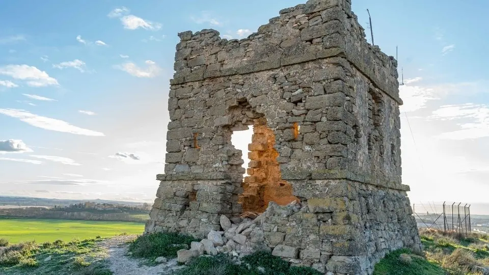 Antiga Torre de Telègraf al Tossal de Moradilla. Fotografia: Roger Blázquez Audiovisual.