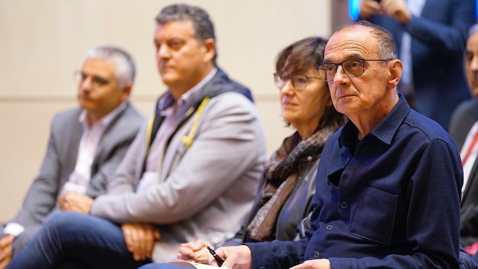 L'alcalde Miquel Pueyo i la tinent d'alcalde Montse Pifarré, a l'acte commemoratiu pels 50 anys del Premi del Llibre Agrari, de la Fira de Lleida ©MarioGascón