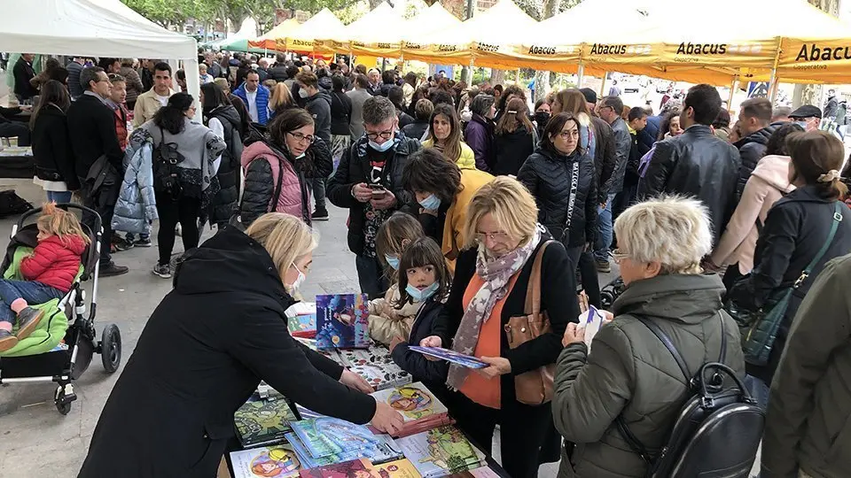 Parades de llibres a la Rambla Francesc Macià de Lleida ©JosepAPérez