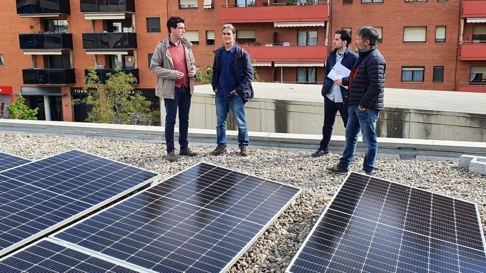 Nova instal·lació de plaques solars al centre cívic de Balàfia. ©Ajuntament de Lleida