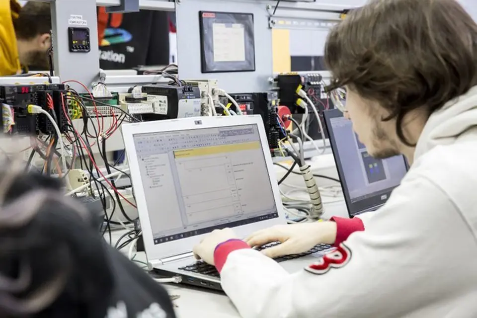 9910eeb6-0422-4243-9c7a-04d98000586a