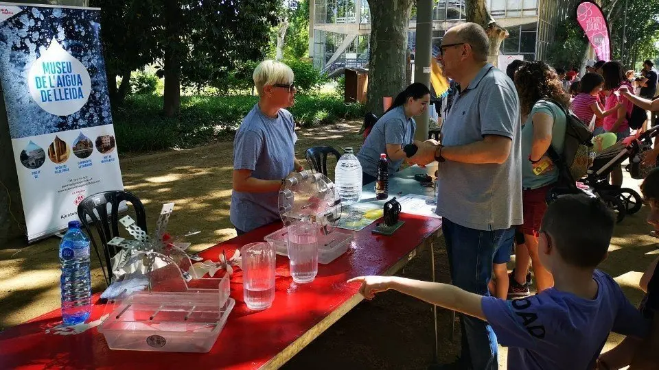 El regidor Jaume Rutllant durant la jornada 'Ciència al Carrer' celebrada als Camps Elisis ©AjLleida