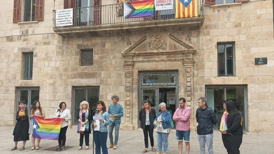 Lectura del Manifest 28-J a la plaça Major de Tàrrega ©AjTàrrega