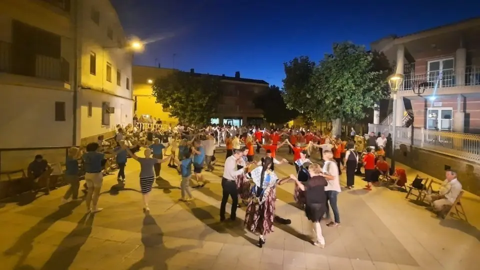 Arrencament del cicle Sardanes a la Fresca al Segrià-Volta Comarcal del Sardanes. Fotografia: CCS.