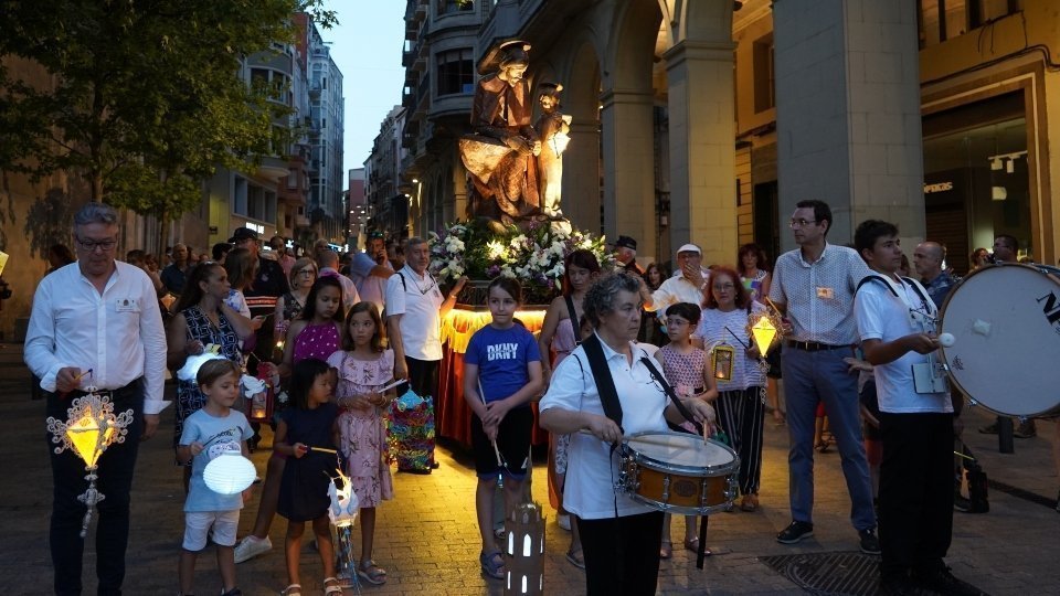 Sant Jaume arribant a la plaça sant Joan de Lleida, en el marc de la romeria dels Fanalets. Fotografia: Cris Mongay.