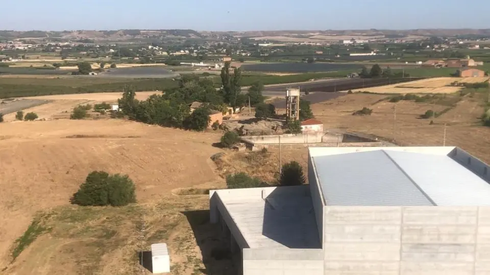 Terreny on es construirà la piscina municipal de Benavent del Segrià. Fotografia: Benavent del Segrià.