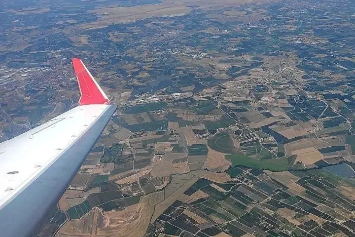 Lleida des del cel, des del vol Lleida-Eivissa sortit de l'Aeroport de Lleida-Alguaire - Foto: Marina Pallàs Barta