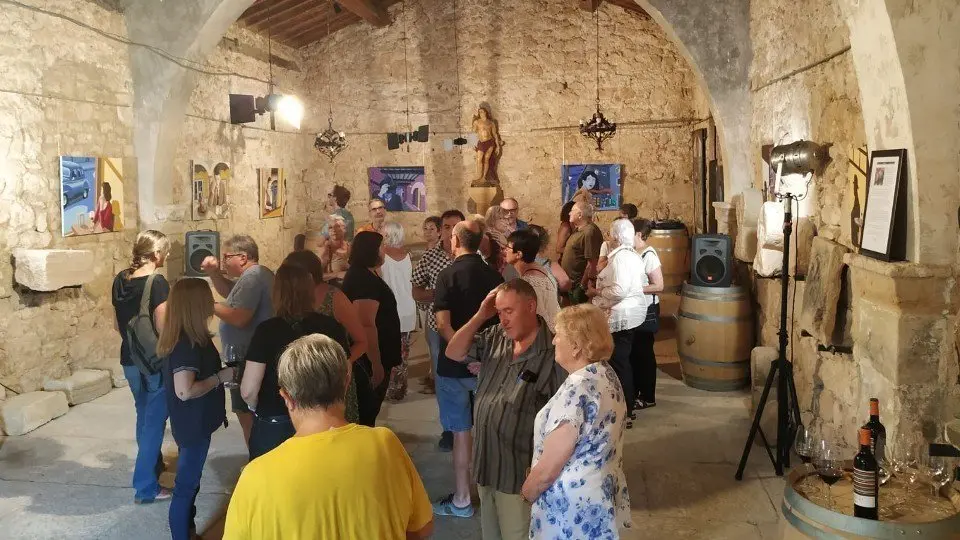 Inauguració de l'exposició "Nocturn" de Cazares a l'Ermita de Sant Sebastià del Vilosell ©AjVilosell