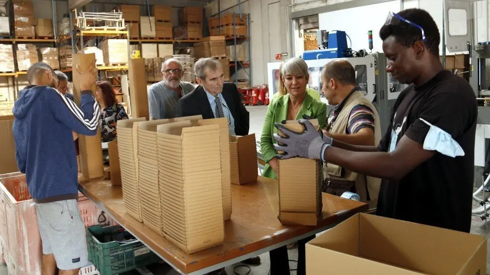 La consellera de Justícia, Lourdes Ciuró, visitant el CIRE de Raimat ©Laura Cortés