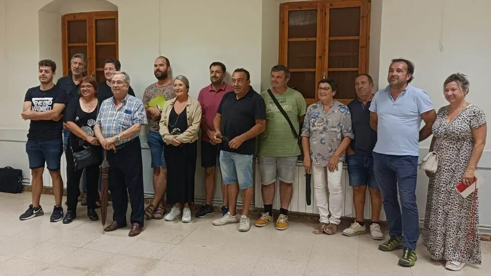 Els 18 membres fundadors de l'Associació Forestal del Segrià Sud a Almatret ©Associació Leader de Ponent