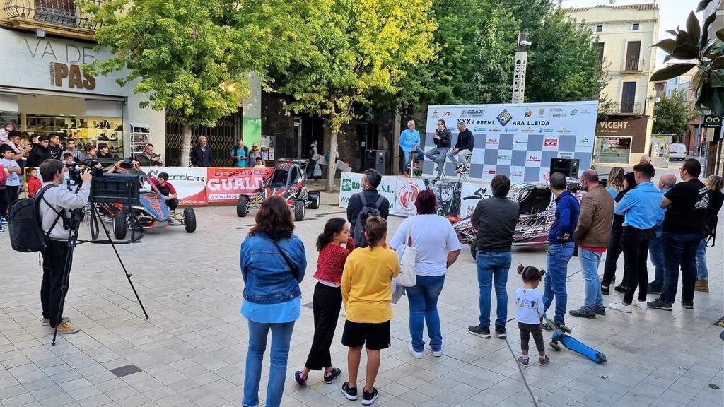 Presentació del Campionat d'Espanya d'Autocròs a la plaça Manel Bertrand - Foto: Ajuntament de Mollerussa