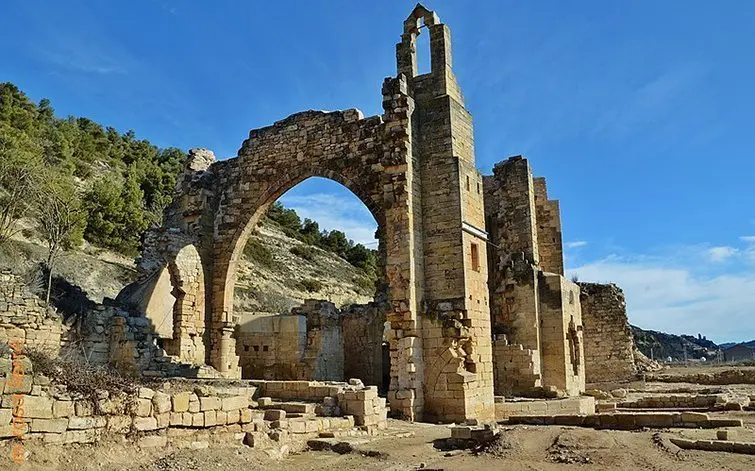 Restes del Monestir de Vallsanta (Guimerà) ©María Rosa Ferré