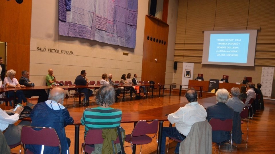 'Rambla d'Aragó i les rondes a Lleida', conferència de Josep Maria Llop. Fotografia: COAC Lleida.