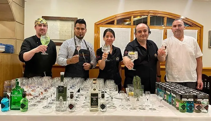 Antoni Rúbies i l'equip del Gin Pairing 2022 ©missatges