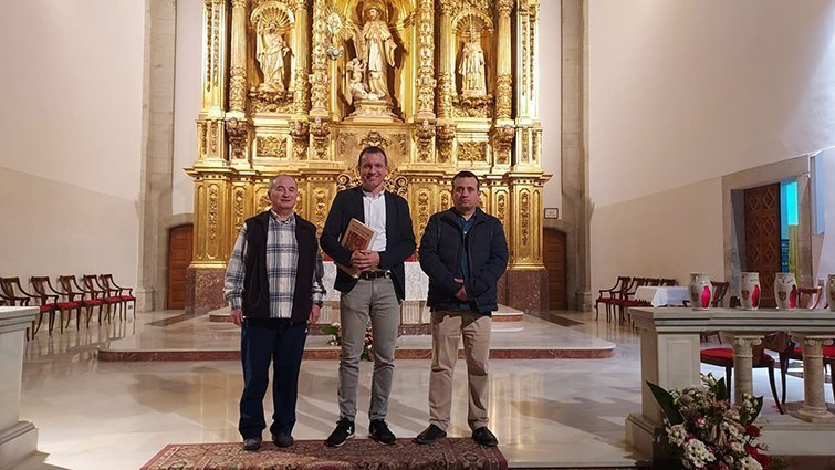 Òscar Ordeig amb Aleix Bochaca, i el pare de la congregació, Francisco Marín ©CCaro
