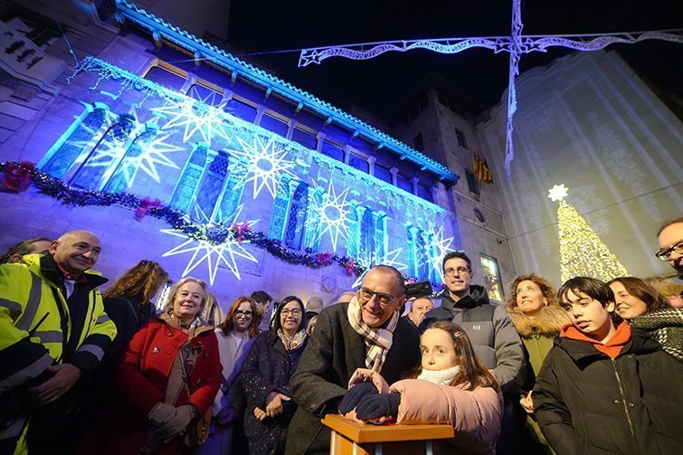 Miquel Pueyo en l'encesa de l'enllumenat nadalenc de la ciutat de Lleida ©MarioGascón