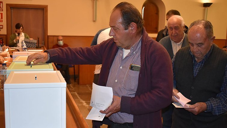 Votació a la presidència dels Canals d'Urgell ©JosepAPérez