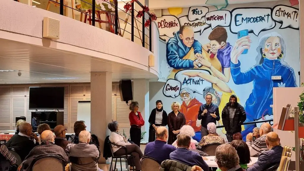 El nou mural del Casal Municipal Sènior de Mollerussa - Foto: Ajuntament de Mollerussa