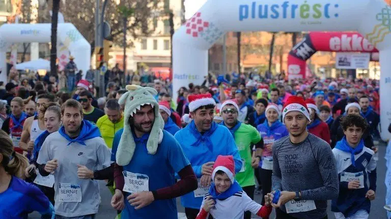 La sortida de la 27a Cursa de Sant Silvestre a Lleida amb 1.200 persones ©AjLleida