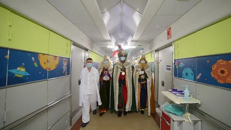 Regals pels infants ingressats a l'Arnau de Vilanova (4)