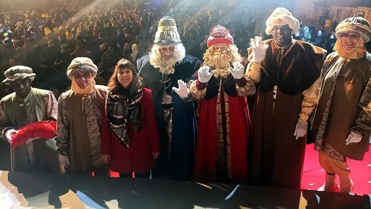 Ses Majestats amb l'alcaldessa de Tàrrega