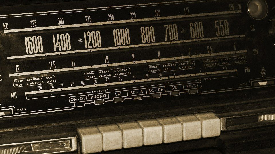 Ràdio antiga ©Pixabay