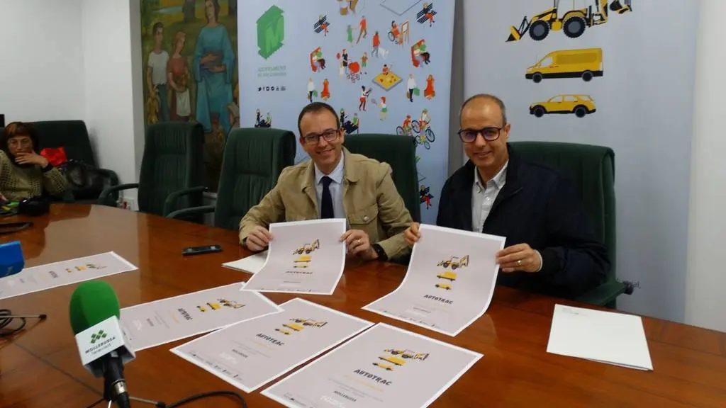 Marc Solsona i Xavier Roure en la roda de premsa de presentació de la 33a edició de la fira Autotrac, a  l'Ajuntament de Mollerussa -  Foto: Eshter Barta