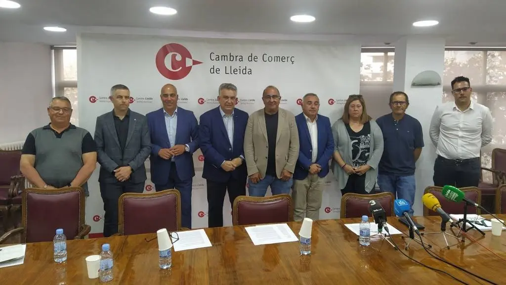 Representants de diferents entitats econòmiques de Lleida en una roda de premsa per demanar fer front comú davant la sequera - Foto: Cedida