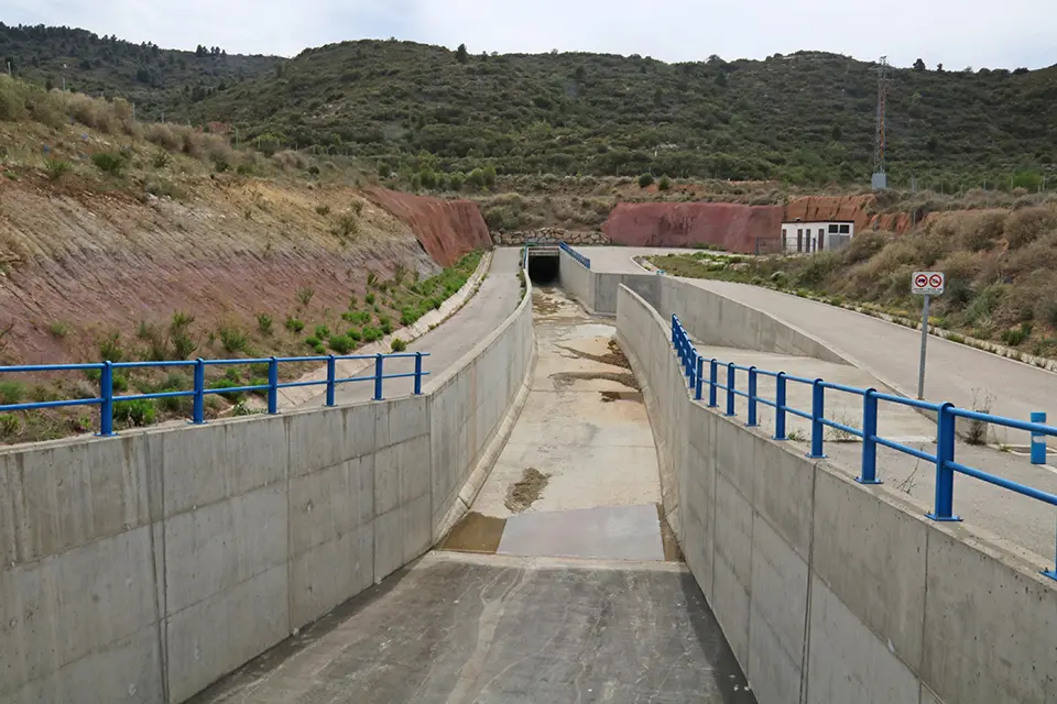 Imatge del canal Segarra-Garrigues al seu pas pel terme municipal de les Borges Blanques

Data de publicació: dissabte 29 d’abril del 2023, 17:42

Localització: Les Borges Blanques

Autor: Ignasi Gómez