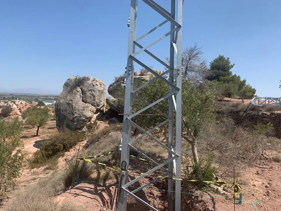 La instal·lació que s'ha paralitzat a les Borges Blanques, al voltant de la zona arqueològica protegida de les Roques Guàrdies - Foto: Cedida per l'Ajuntament de les Borges Blanques