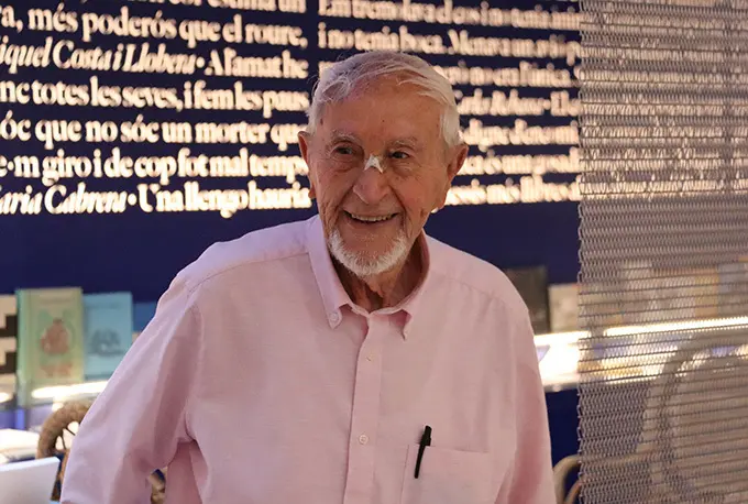 L'escriptor Josep Vallverdú, en la presentació de 'Mosaic de tardor', el seu quart relat memorialístic - Foto: Maria Pratdesaba