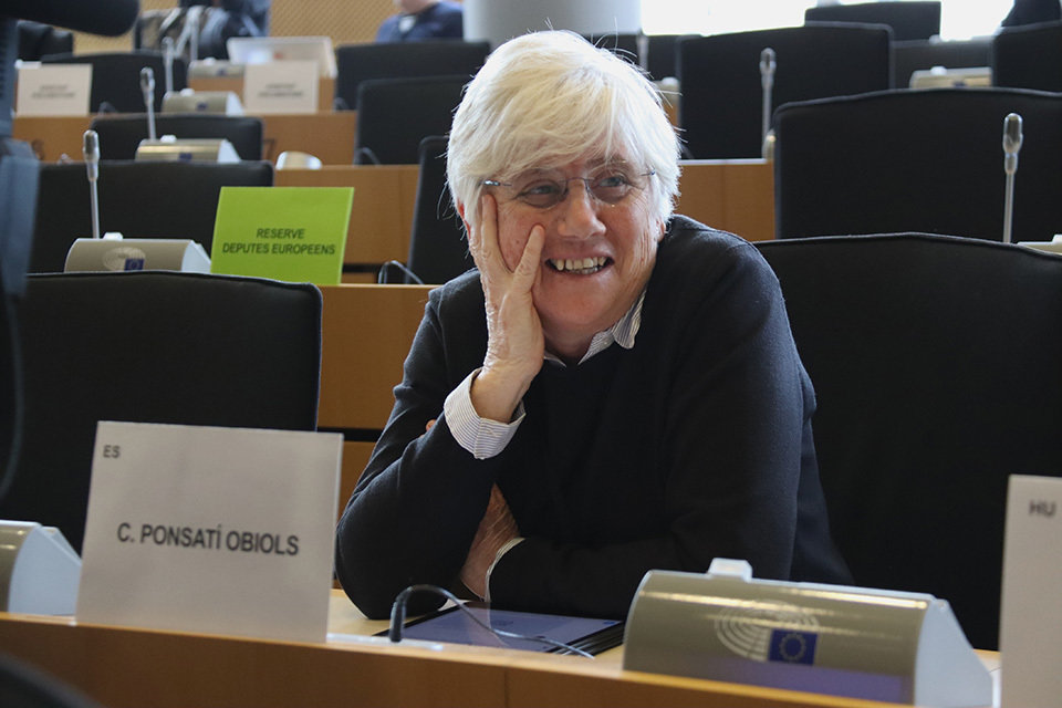 L'eurodiputada de Junts, Clara Ponsatí, durant una sessió de la comissió d'Indústria del Parlament Europeu celebrada a Brussel·les, el mateix dia que havia estat citada a declarar al Tribunal Suprem

Data de publicació: dilluns 24 d’abril del 2023, 15:22

Localització: Brussel·les

Autor: Albert Cadanet