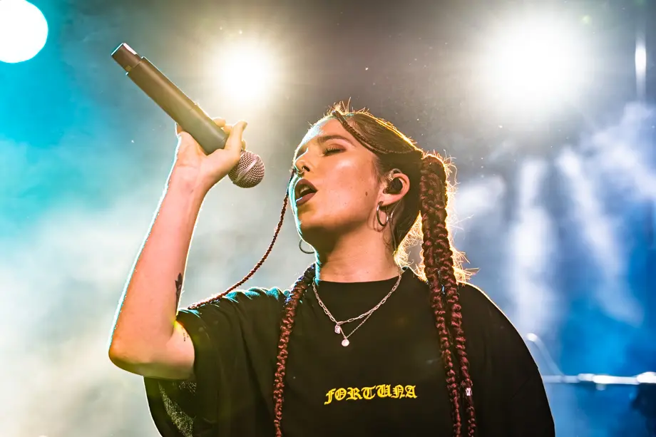 Actuació de La niña paracaídas al Càmping Municipal de Tàrrega durant el 25è Paupaterres - Foto: Jordi Vinuesa