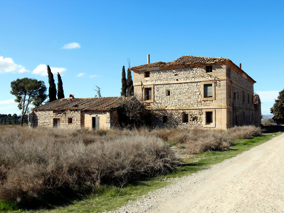 Pla general de la casa de Vallmanya on estiuejava Francesc Macià, actualment deteriorada per la manca de manteniment, el 7 de febrer de 2021 - Foto: Anna Berga