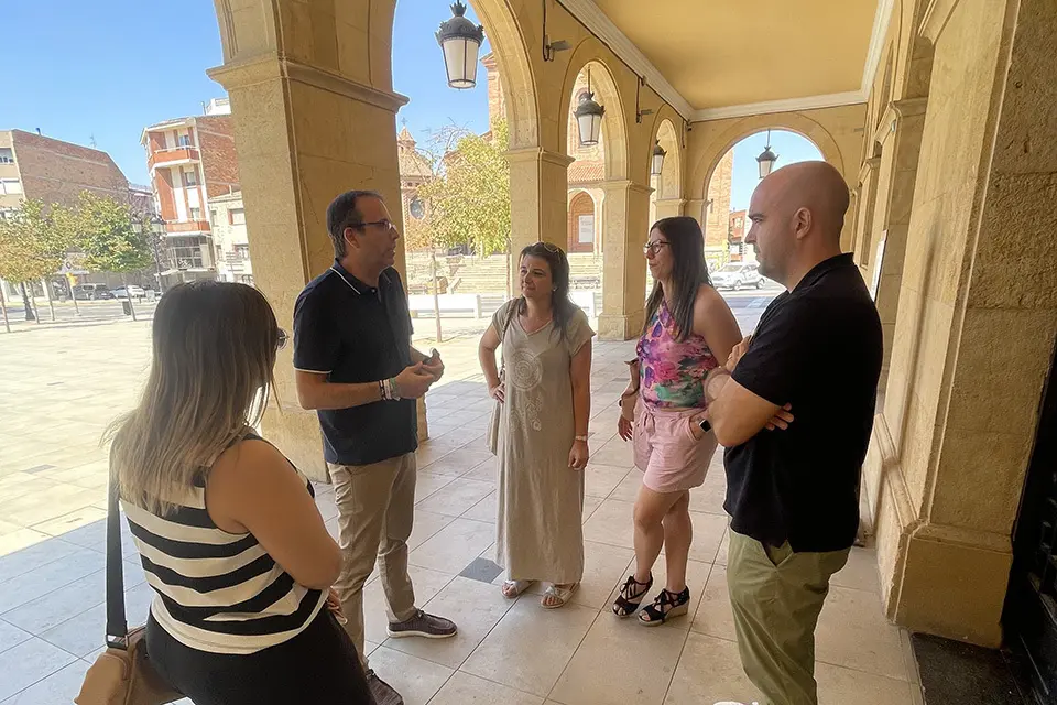 Visita del govern municipal de la Paeria de Balaguer a la OAC de Mollerussa-2