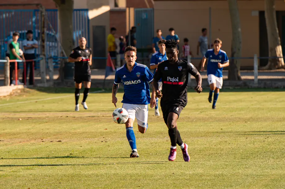 Partit amistós entre el Lleida Esportiu i el CFJ Mollerussa, disputat a Ivars d'Urgell - Foto: Jordi VInuesa