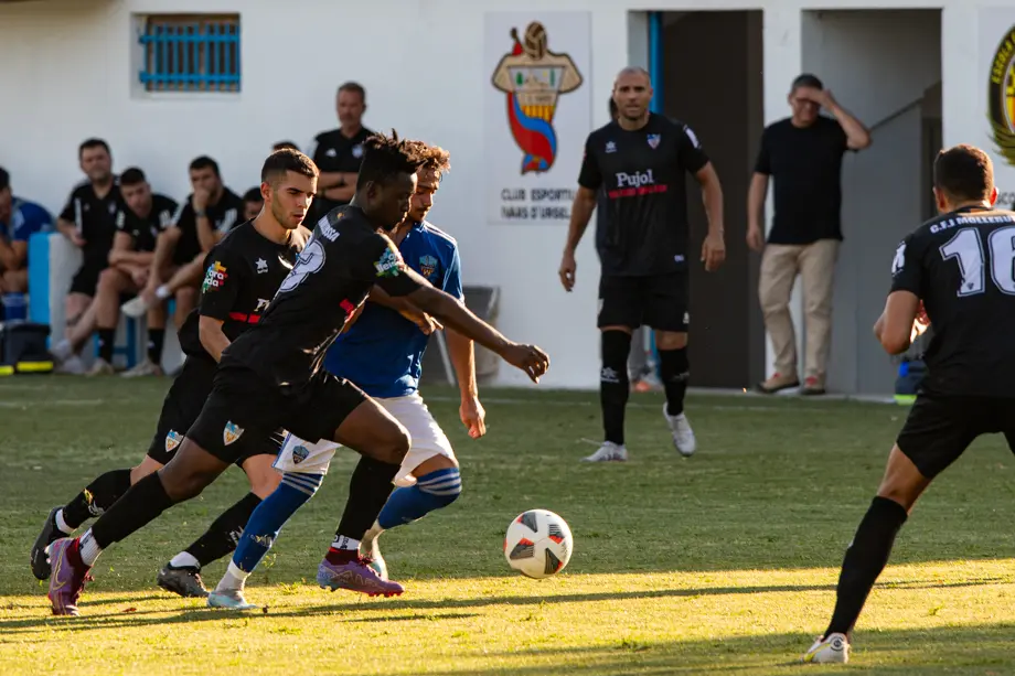 Partit amistós entre el Lleida Esportiu i el CFJ Mollerussa, disputat a Ivars d'Urgell - Foto: Jordi VInuesa