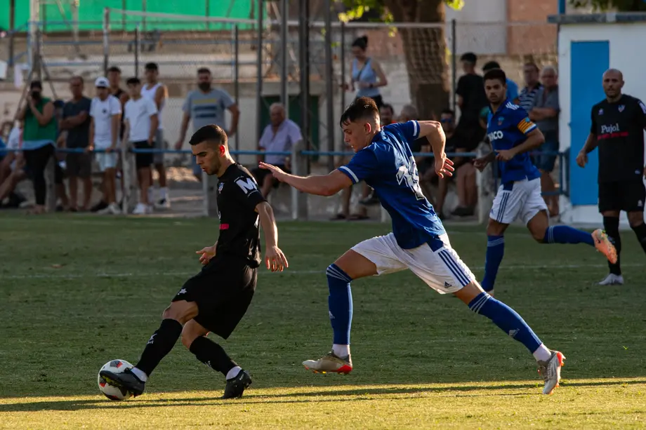 Partit amistós entre el Lleida Esportiu i el CFJ Mollerussa, disputat a Ivars d'Urgell - Foto: Jordi VInuesa