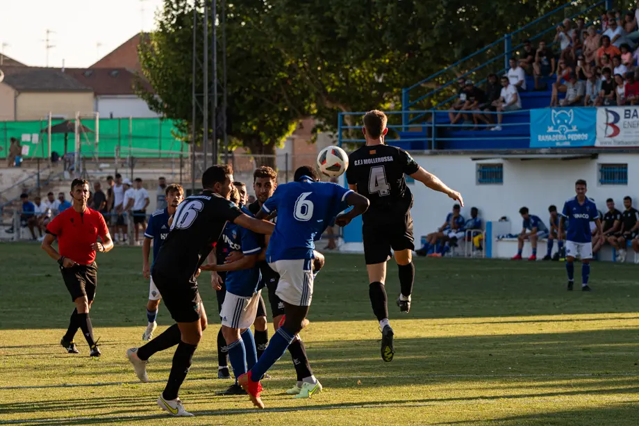 Partit amistós entre el Lleida Esportiu i el CFJ Mollerussa, disputat a Ivars d'Urgell - Foto: Jordi VInuesa