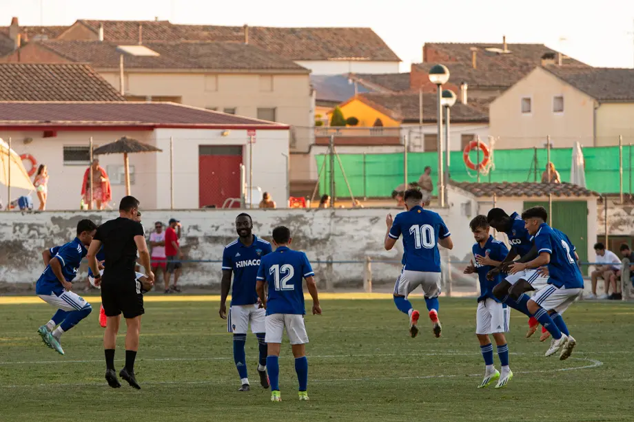 Partit amistós entre el Lleida Esportiu i el CFJ Mollerussa, disputat a Ivars d'Urgell - Foto: Jordi VInuesa
