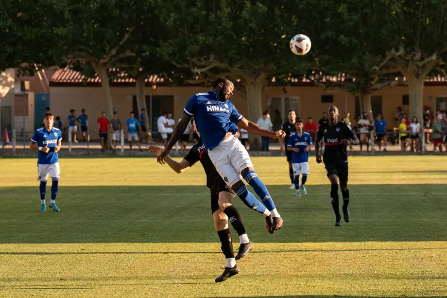 Partit amistós entre el Lleida Esportiu i el CFJ Mollerussa, disputat a Ivars d'Urgell - Foto: Jordi VInuesa