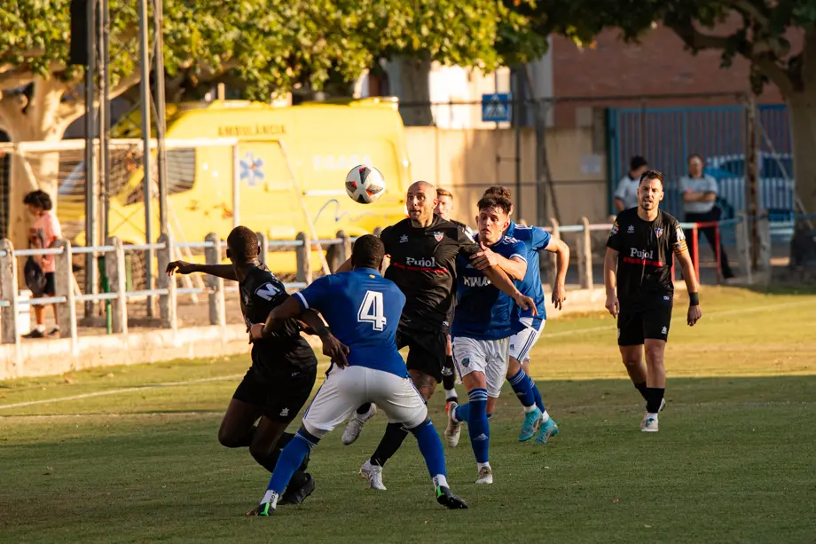 Partit amistós entre el Lleida Esportiu i el CFJ Mollerussa, disputat a Ivars d'Urgell - Foto: Jordi VInuesa
