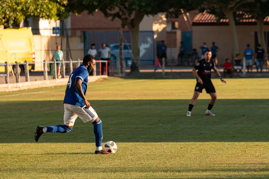 Partit amistós entre el Lleida Esportiu i el CFJ Mollerussa, disputat a Ivars d'Urgell - Foto: Jordi VInuesa