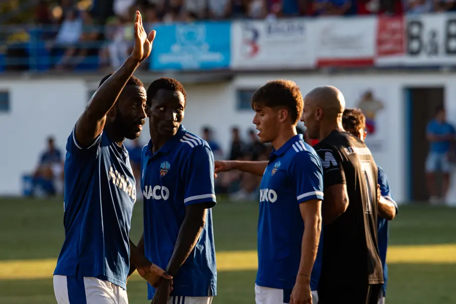 Partit amistós entre el Lleida Esportiu i el CFJ Mollerussa, disputat a Ivars d'Urgell - Foto: Jordi VInuesa