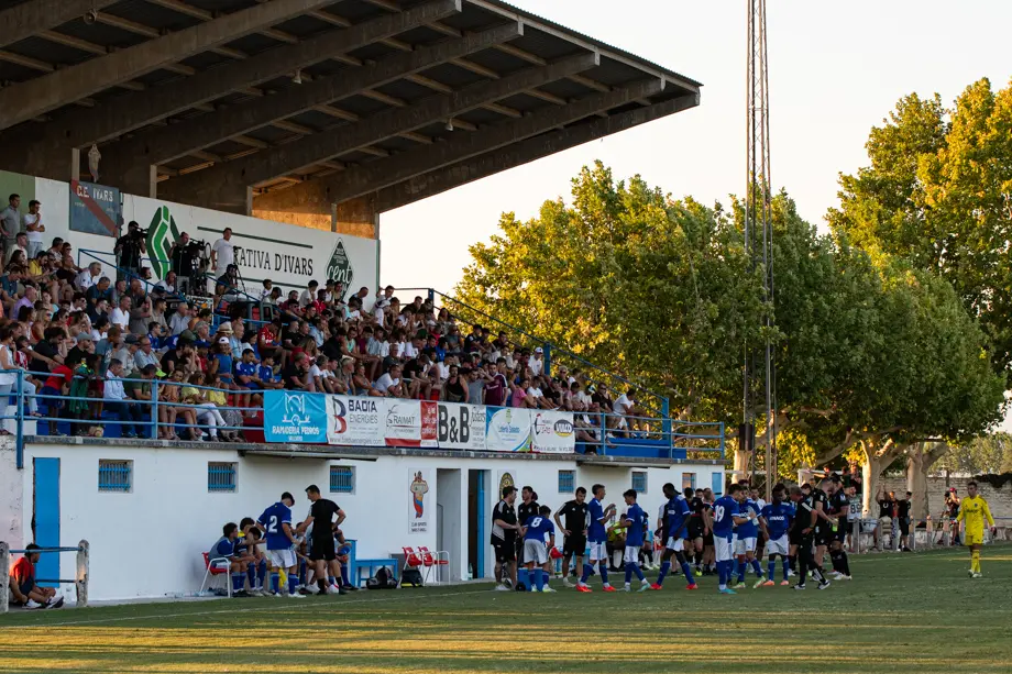 Partit amistós entre el Lleida Esportiu i el CFJ Mollerussa, disputat a Ivars d'Urgell - Foto: Jordi VInuesa